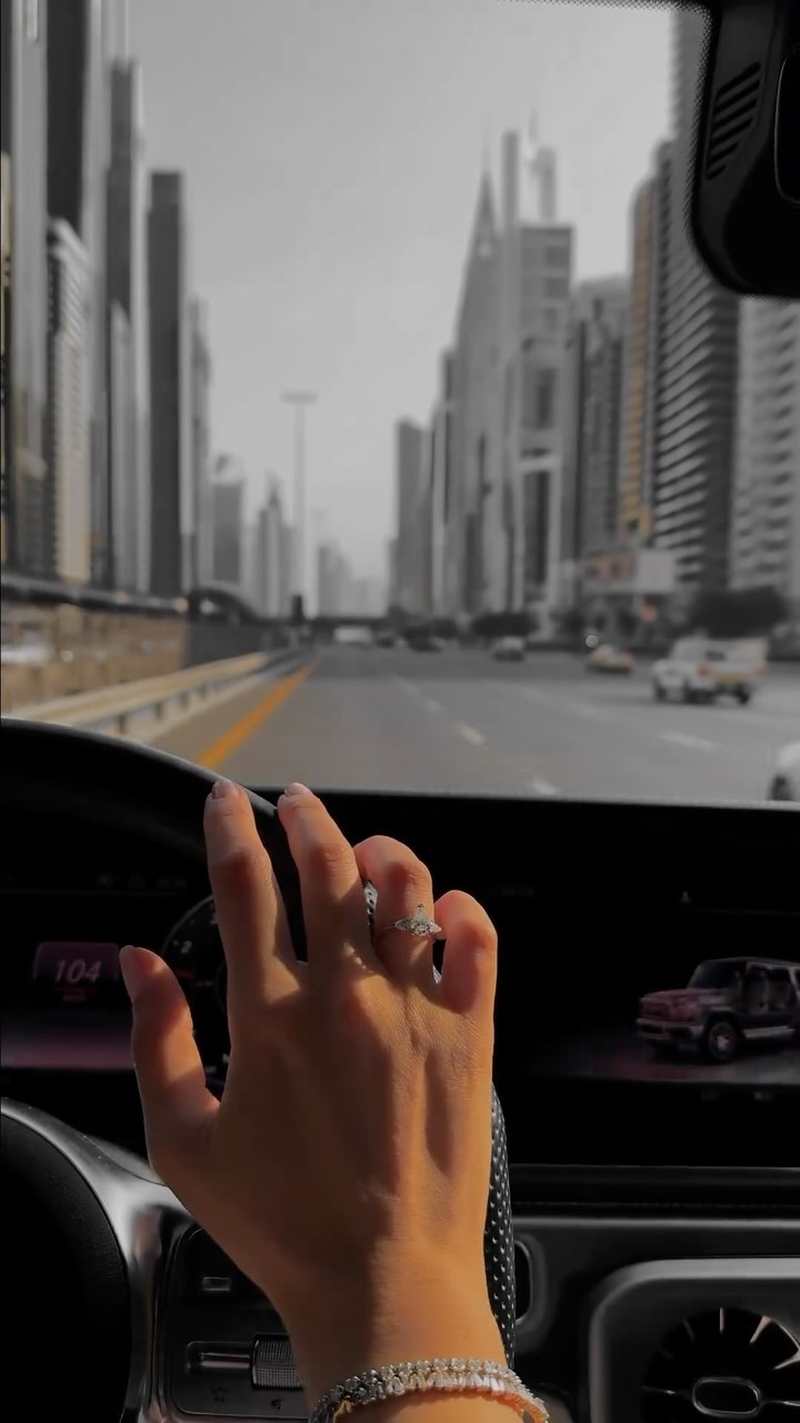 Almas pear-cut ring worn in Dubai